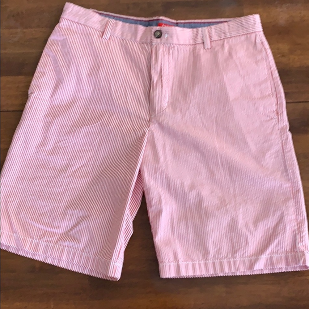Men’s Izod Seersucker shorts Sz 33.  Pristine.